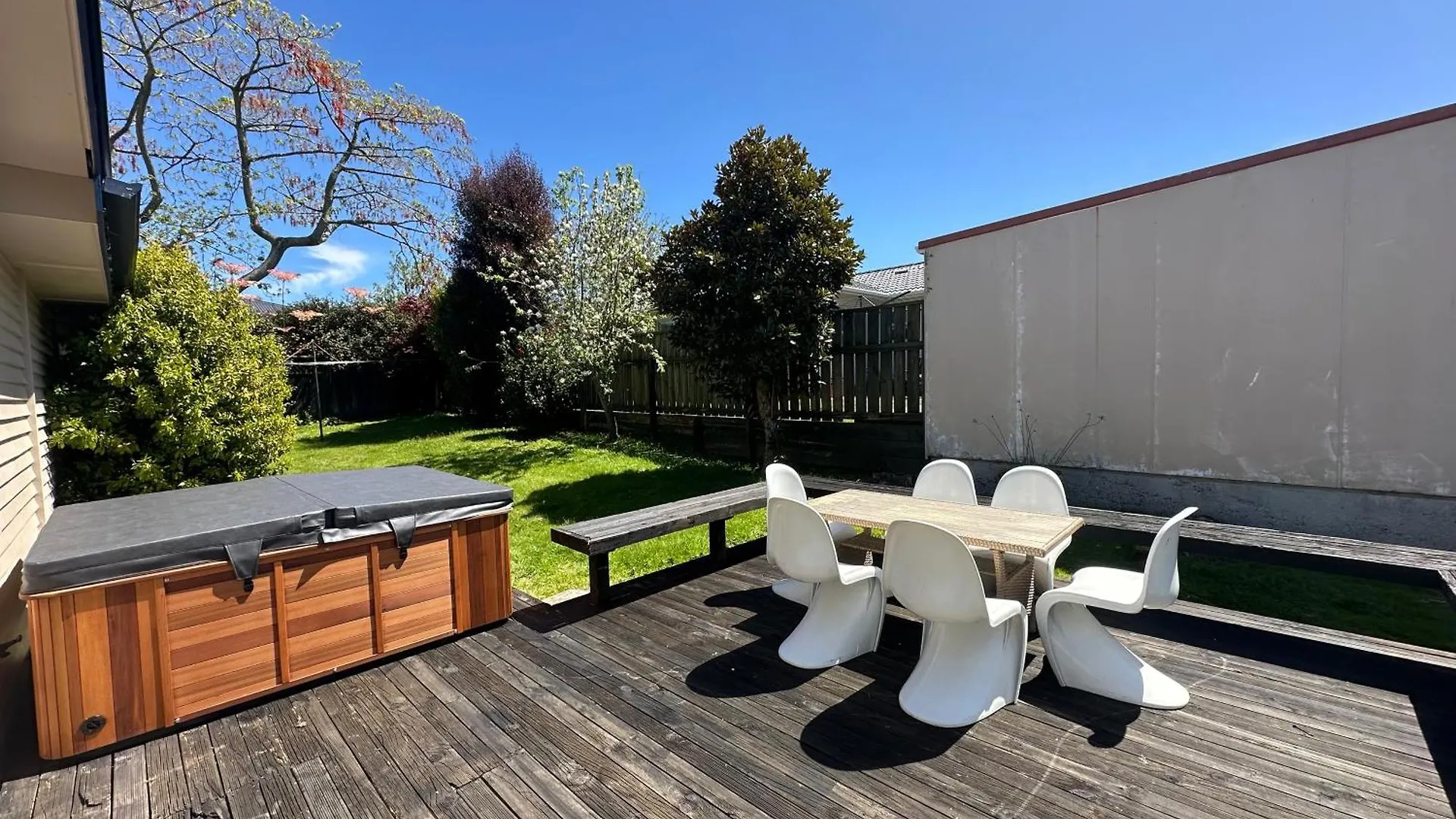 Dream Home In Central Of Rotorua With Spa Pool Feriehus