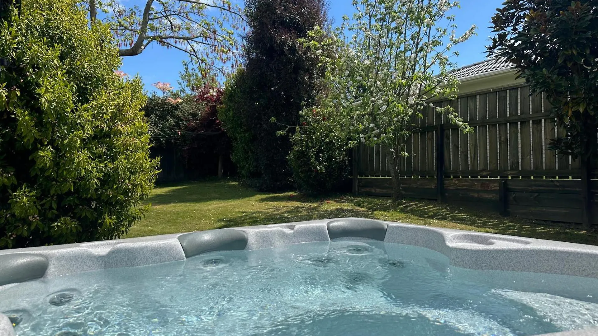 Dream Home In Central Of Rotorua With Spa Pool